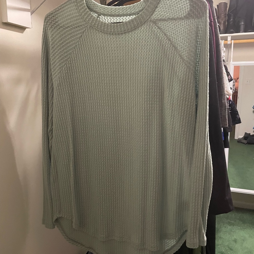 Light green/mint long sleeve shirt. American eagle size small barely worn